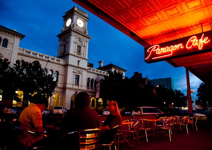 Al fresco dining at the Paragon Cafe in Goulburn, NSW