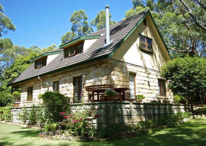 Rose Lindsay Cottage at Faulconbridge in Katoomba Area, Blue Mountains