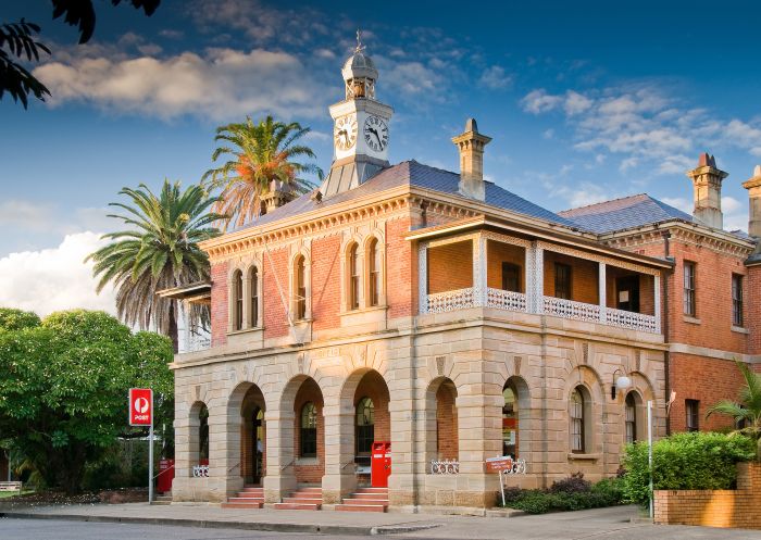 Street view of the historic Grafton Post Office