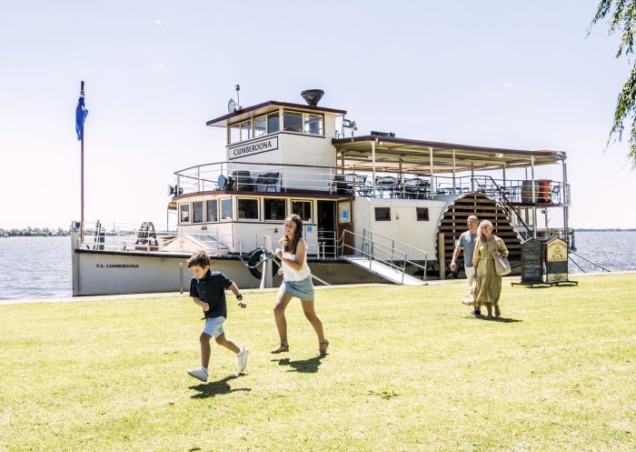 Family disembarking the with PS Cumberooma at Lake Mulwala, Yarrawonga on the NSW-VIC border