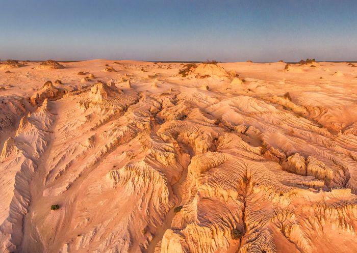 Spactacular outback landscapes showcasing the Walls of China, Mungo National Park