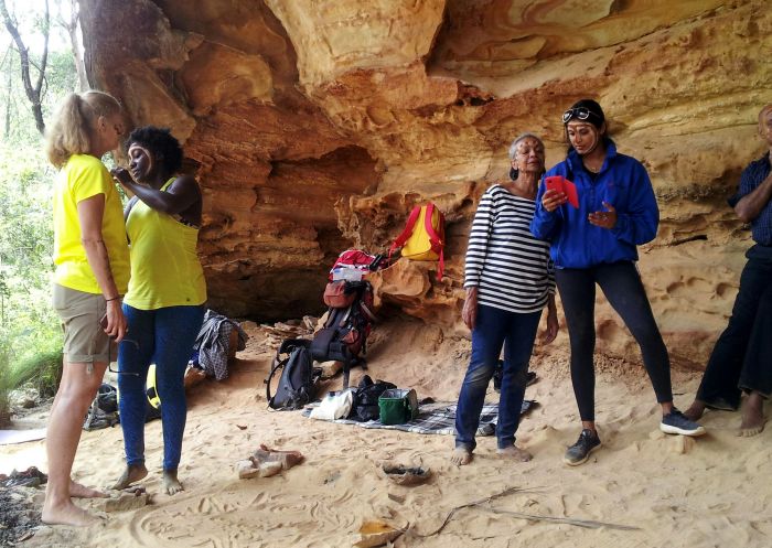 Indigenous painting and cave experience with Aboriginal Blue Mountains Walkabout, Faulconbridge  