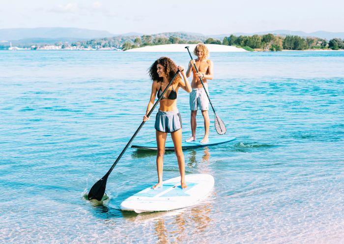 Stand-up paddleboarding, Naru Beach