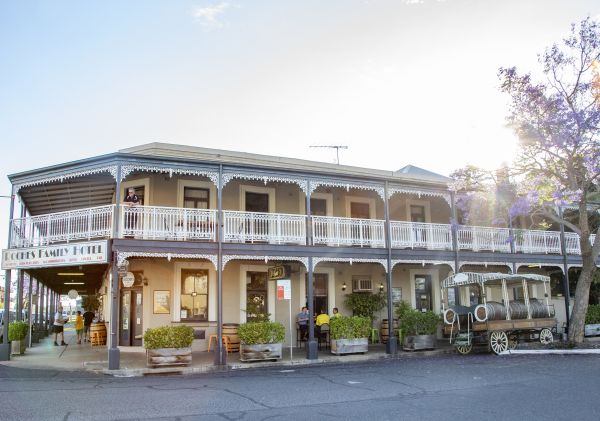 Roches Family Hotel - Grafton Jacaranda Festival - Northern Rivers