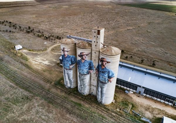 40m-high mural artwork on Barraba Silos, Barraba by artist Fintan Magee, Country NSW