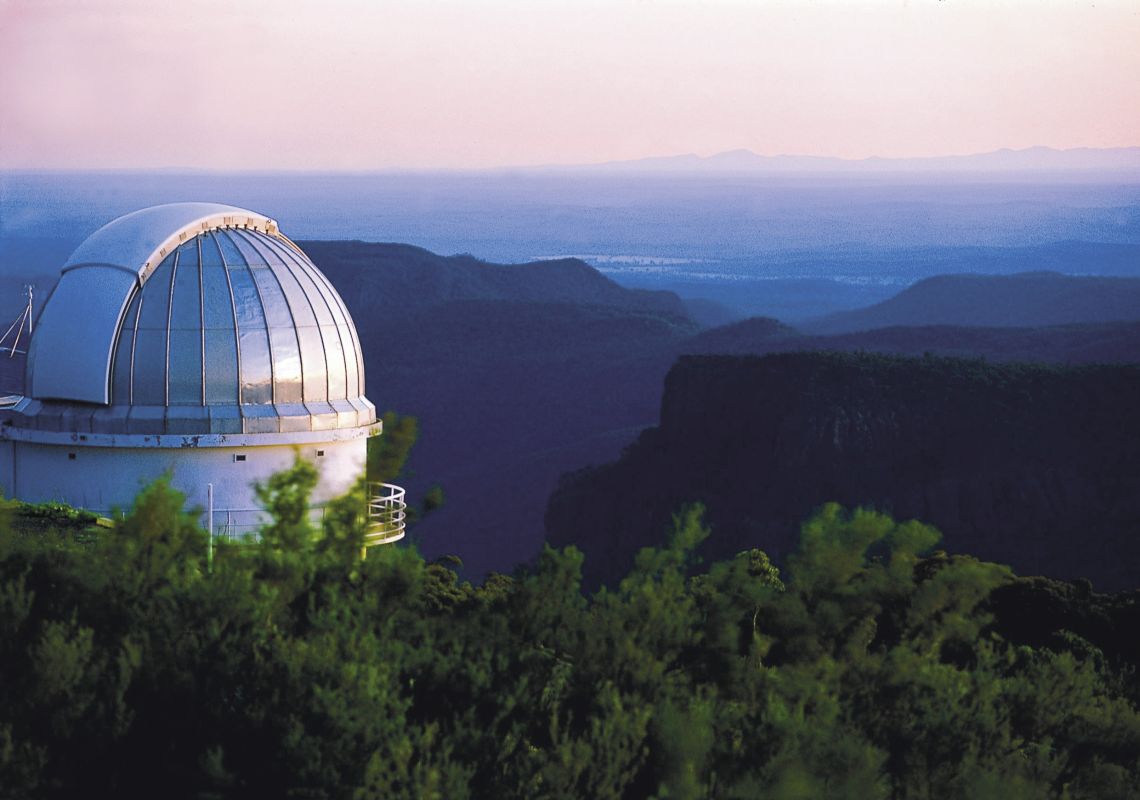 Long shot of the Siding Spring Observatory at twilight time in Coonabarabran