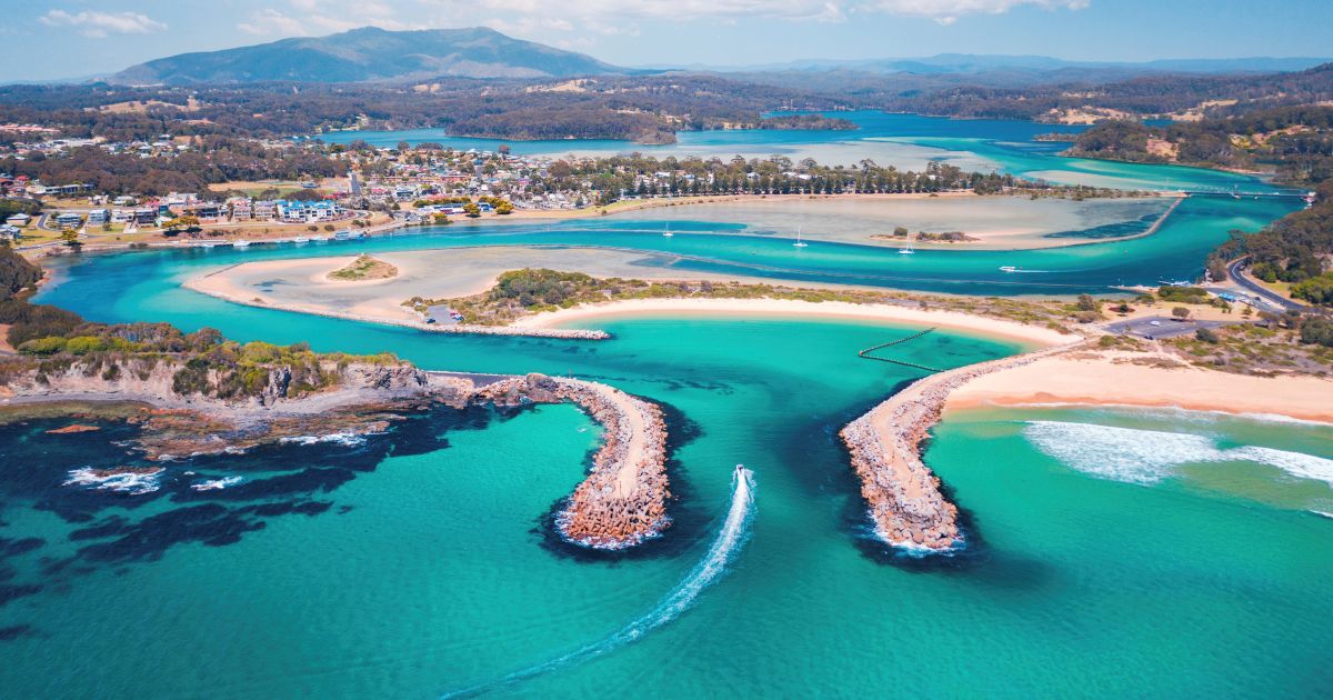 Narooma NSW - Plan a Holiday - Find Hotels, Maps & Caravan Parks