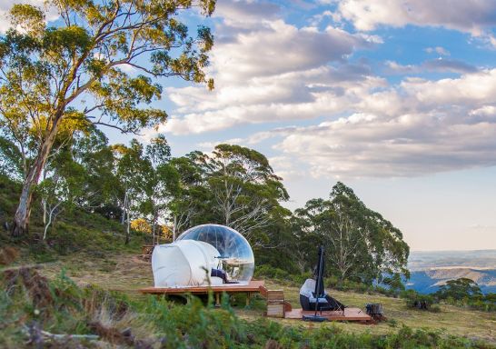 The Virgo Bubbletent located halfway between Lithgow and Mudgee with views overlooking the Capertee Valley