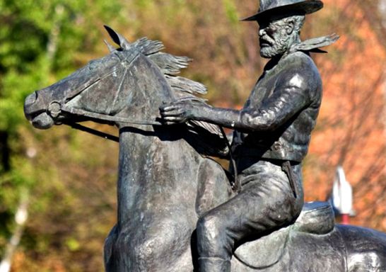 Thunderbolt's Statue and Constable Walker Memorial in Uralla