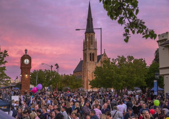 Crowds enjoying the Flavours of Mudgee Street Fair during the 2018 Mudgee Food + Wine Festival.